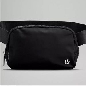 Lululemon Everywhere Belt Bag
